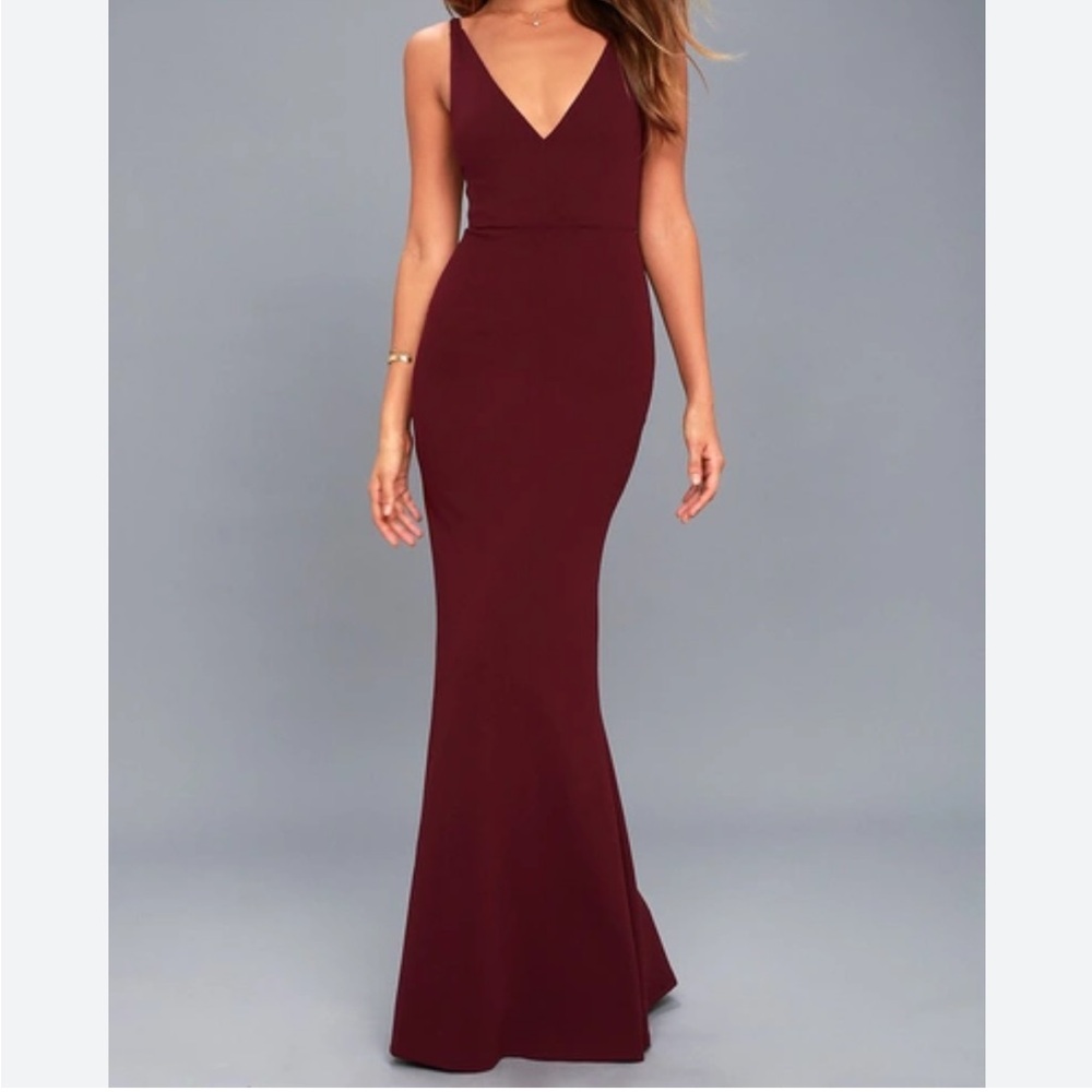 Brand new Lulu’s plum stretchy dress with zipper